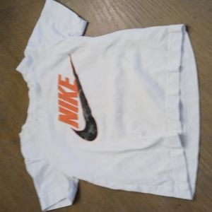 Nike t shirt size 2t